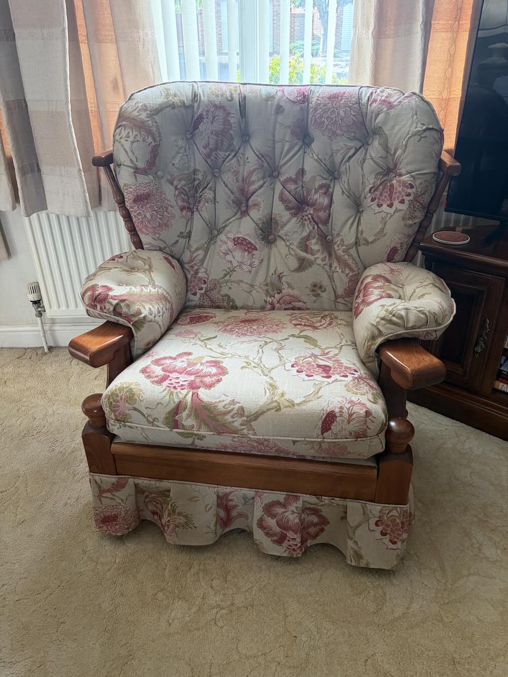 Buttoned Floral Armchair_1